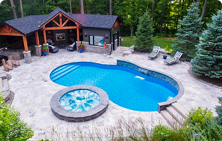 Pools for Small vs Large Backyards